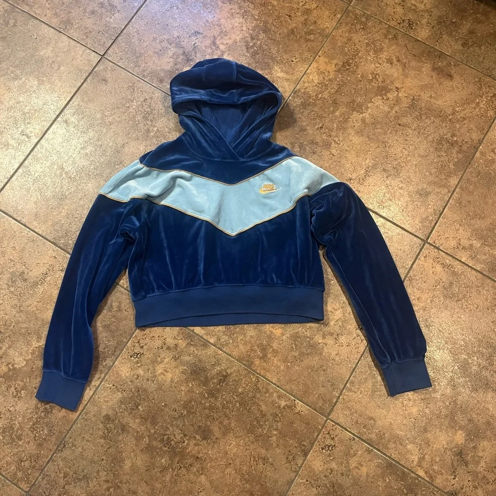 Nike Sportswear Heritage Crop Velvet Hoodie in Blue‎  Size Medium